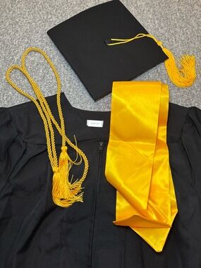 Unisex Graduation Cap and Gown Set Black Matte Tassel Stole Cord